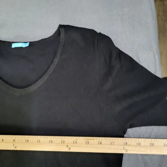 J. McLaughlin Womens SZ L V Neck Sweater Black Cotton Blend Sparkle Neckline - Picture 5 of 7
